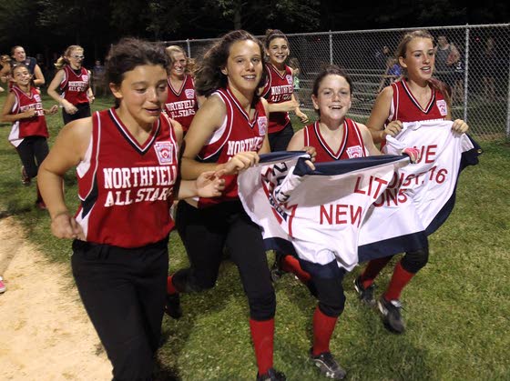 Northfield 11-12 softball wins 1st district title